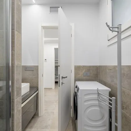 Five Minutes Walk By Wonderful Italy Apartment